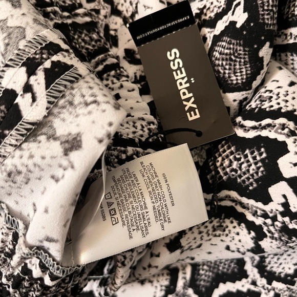 Express Medium NWT Stretch Joggers/ Black & White Snakeskin Print Pants/ Snake - Picture 6 of 6